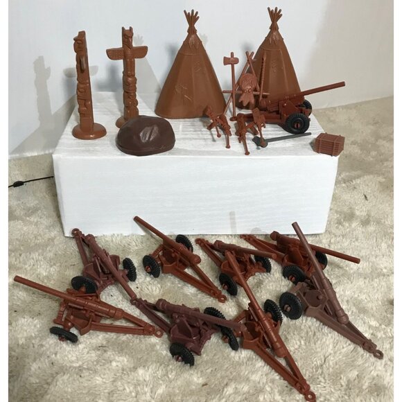 Western Toy Playset With Indians Cowboys & Accessories Mixed Lot Vintage - Picture 4 of 16